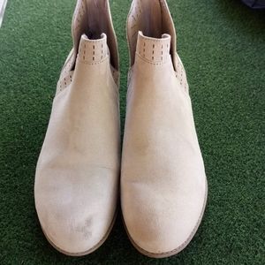 DEPT 222 Zip Up Bootie Size 8W